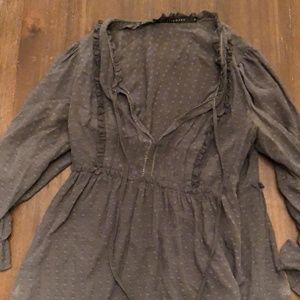 Development gray blouse with pouf sleeves